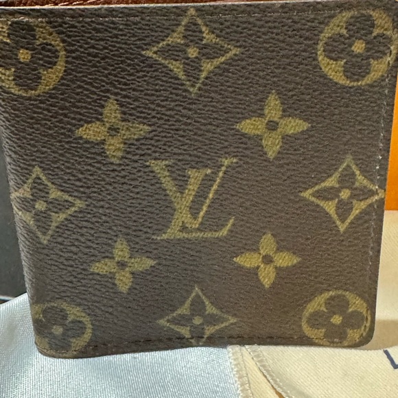 Louis Vuitton Men’s Bifold Wallet Brown Monogram Canvas Logo Accents - Picture 2 of 14
